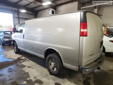 2008 Chevrolet Express G2500 VIN 1GCGG25C381177124 фото 2