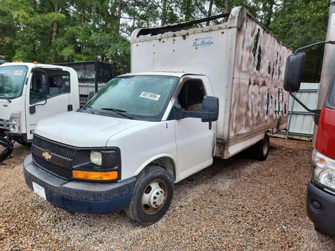 1GB3G3CG8F1225924 — 2015 Chevrolet Express, Пожар (Burn), фото до ремонта