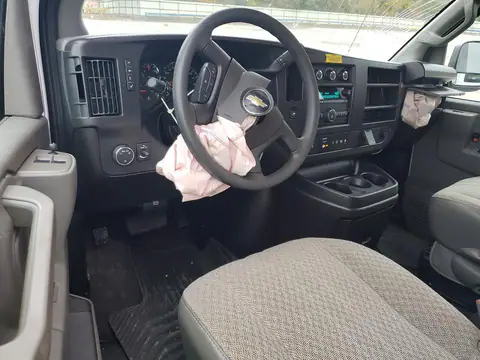 1GAZGNF74S1222454 — 2025 Chevrolet Express, фото 8 с аукциона Copart, Передняя часть