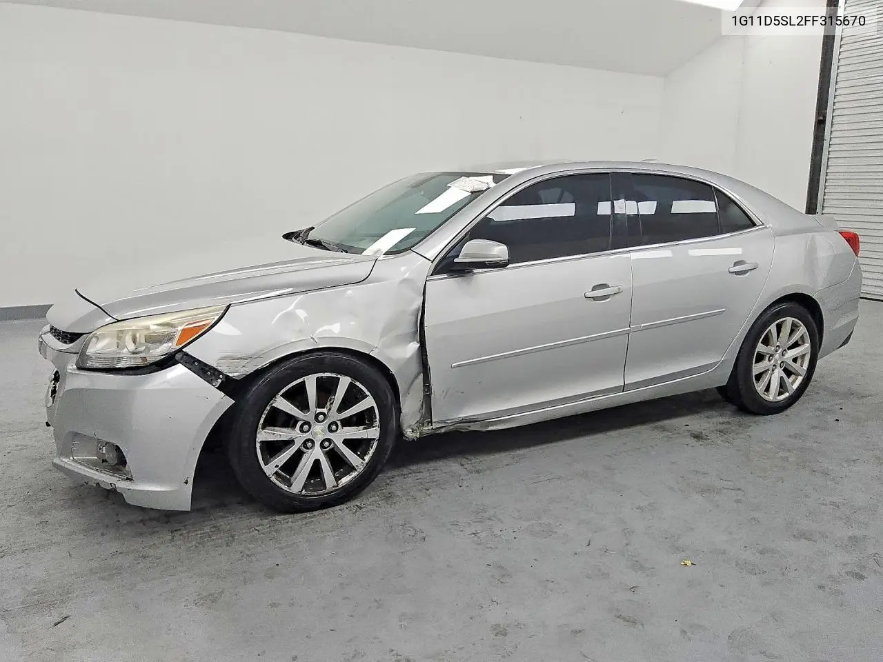 1G11D5SL2FF315670 Chevrolet Malibu 2015 — повреждение Механические повреждения, фото до ремонта