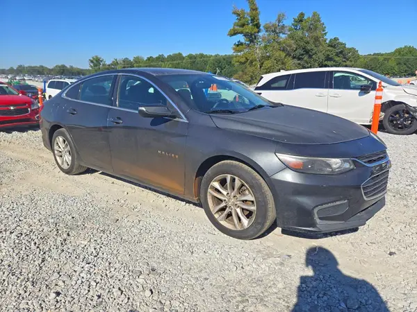 1G1ZE5ST8GF257940 — 2016 Chevrolet Malibu, фото 4 с аукциона Copart 15.10.2026, Мелкие вмятины и царапины
