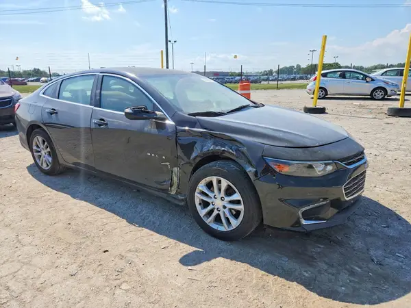 1G1ZE5ST6HF139807 — 2017 Chevrolet Malibu, фото 4 с аукциона Copart, Передняя часть