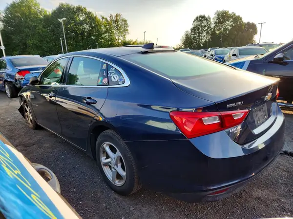 1G1ZB5ST6HF290624 — 2017 Chevrolet Malibu, фото 2 с аукциона Copart 01.10.2026, Пожар