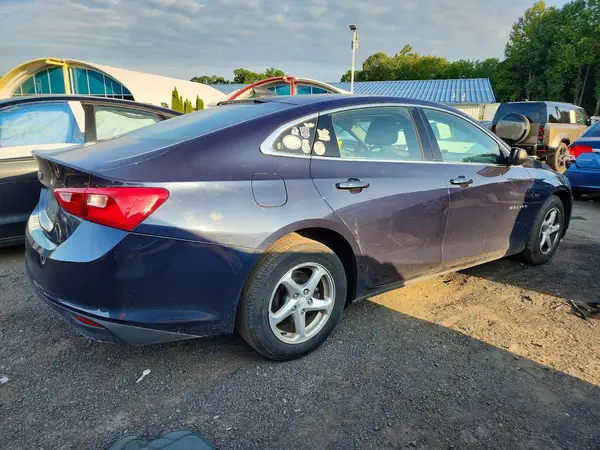 1G1ZB5ST6HF290624 — 2017 Chevrolet Malibu, фото 3 с аукциона Copart 01.10.2026, Пожар