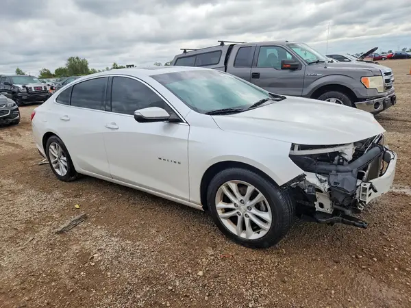 1G1ZJ5SU4HF125599 — 2017 Chevrolet Malibu, фото 4 с аукциона Copart 13.10.2026, Передняя часть