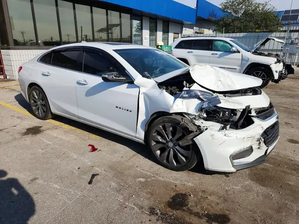1G1ZH5SX4HF238748 — 2017 Chevrolet Malibu, фото 4 с аукциона Copart, Передняя часть