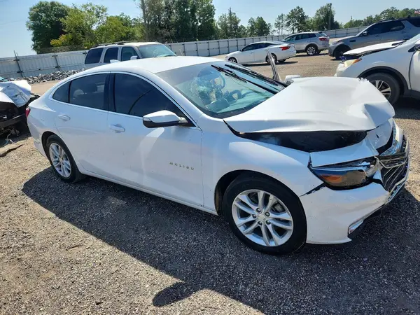 1G1ZJ5SU8HF273691 — 2017 Chevrolet Malibu, фото 4 с аукциона Copart, Передняя часть
