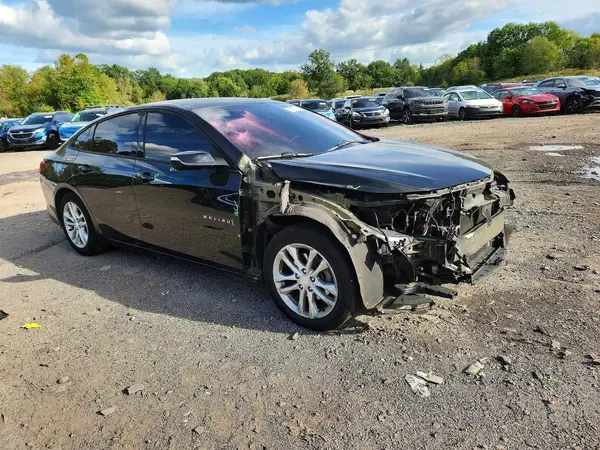 1G1ZE5ST4HF140146 — 2017 Chevrolet Malibu, фото 4 с аукциона Copart 30.09.2026, Передняя часть