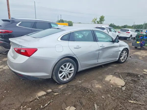 1G1ZD5ST2JF129588 — 2018 Chevrolet Malibu, фото 3 с аукциона Copart 09.10.2026, Передняя часть