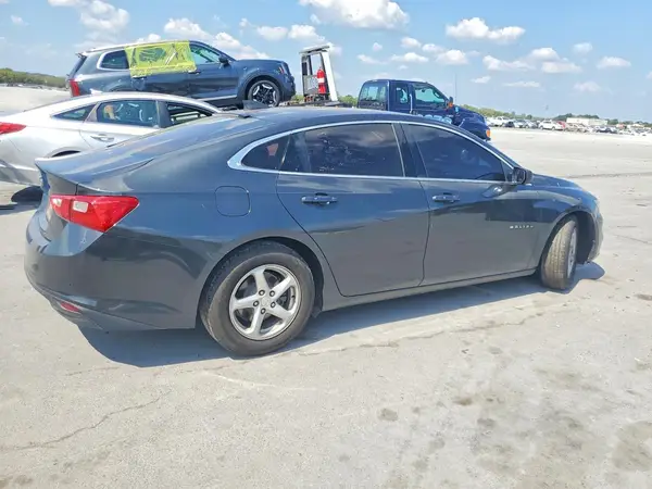 1G1ZB5ST2JF174682 — 2018 Chevrolet Malibu, фото 3 с аукциона Copart, Передняя часть