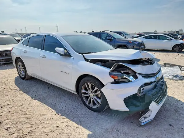 1G1ZD5ST0JF139469 — 2018 Chevrolet Malibu, фото 4 с аукциона Copart, Передняя часть