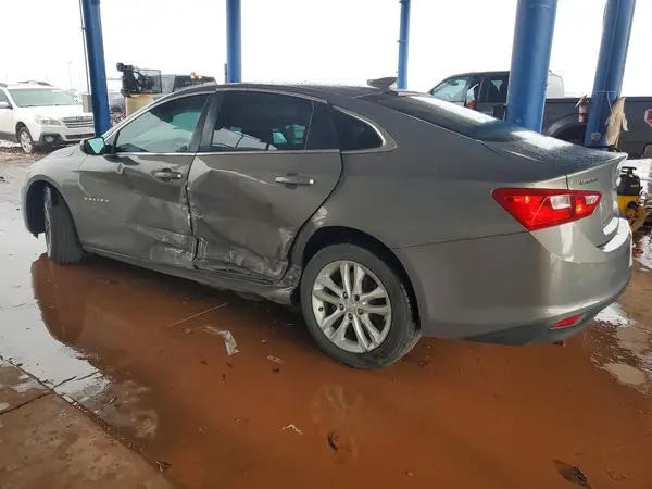 1G1ZD5ST0JF247400 — 2018 Chevrolet Malibu, фото 2 с аукциона Copart, Боковая часть