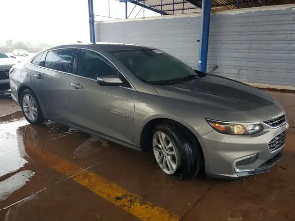 1G1ZD5ST0JF247400 — 2018 Chevrolet Malibu, фото 4 с аукциона Copart, Боковая часть