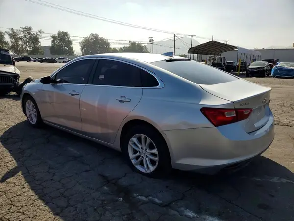1G1ZD5ST8JF275042 — 2018 Chevrolet Malibu, фото 2 с аукциона Copart 28.09.2026, Мелкие вмятины и царапины