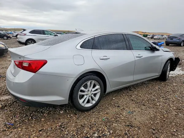 1G1ZD5ST1JF179639 — 2018 Chevrolet Malibu, фото 3 с аукциона Copart, Передняя часть