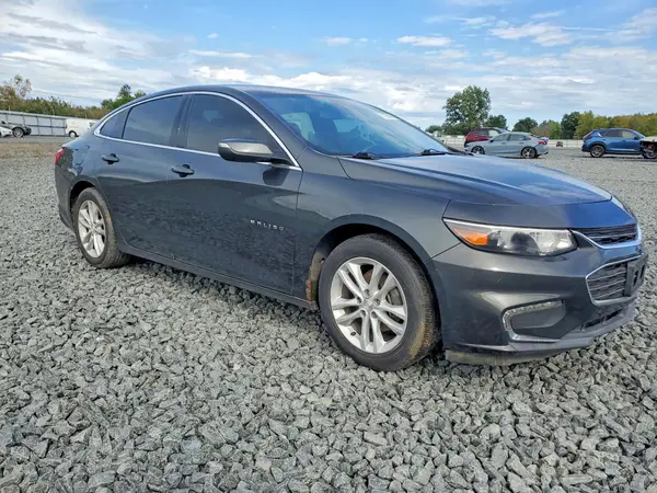 1G1ZD5ST4JF110587 — 2018 Chevrolet Malibu, фото 4 с аукциона Copart 05.10.2026, Боковая часть