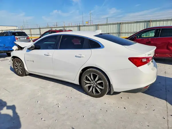 1G1ZD5ST2JF277725 — 2018 Chevrolet Malibu, фото 2 с аукциона Copart, Передняя часть