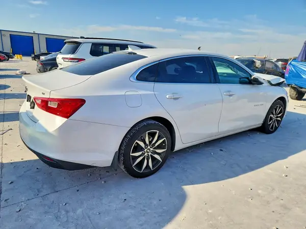 1G1ZD5ST2JF277725 — 2018 Chevrolet Malibu, фото 3 с аукциона Copart, Передняя часть