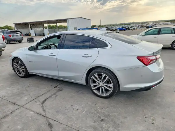 1G1ZE5SX2NF106978 — 2022 Chevrolet Malibu, фото 2 с аукциона Copart, Передняя часть