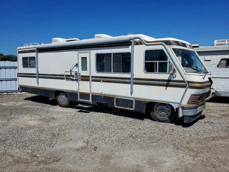 1982 CHEVROLET P30 VIN 1GBKP37W6C3305705 фото 1