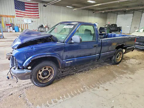 1GCCS14W428245819 — 2002 Chevrolet S Truck, Передняя часть (Front End), фото до ремонта