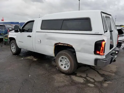 2010 CHEVROLET SILVERADO C1500 VIN 1GCPCPEX9AZ284701 фото 2