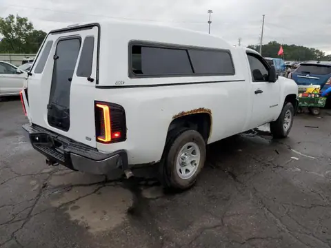 2010 CHEVROLET SILVERADO C1500 VIN 1GCPCPEX9AZ284701 фото 3