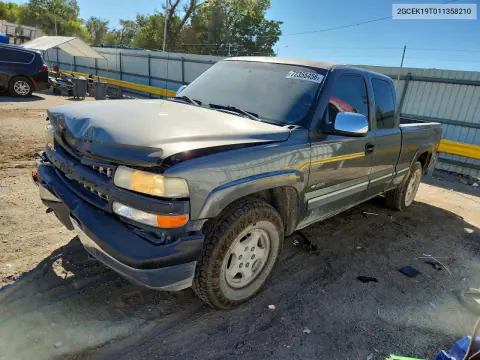 2GCEK19T011358210 — 2001 Chevrolet Silverado, Передняя часть, фото до ремонта
