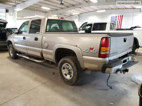 2001 Chevrolet Silverado K2500 Heavy Duty VIN 1GCHK23U31F142087 фото 2