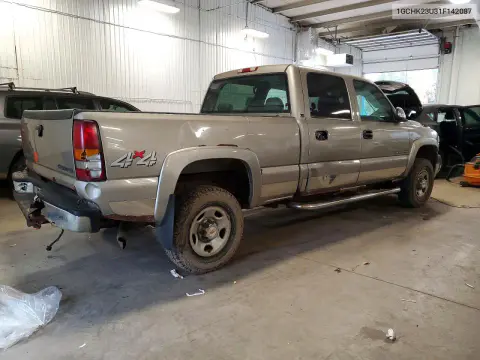 2001 Chevrolet Silverado K2500 Heavy Duty VIN 1GCHK23U31F142087 фото 3