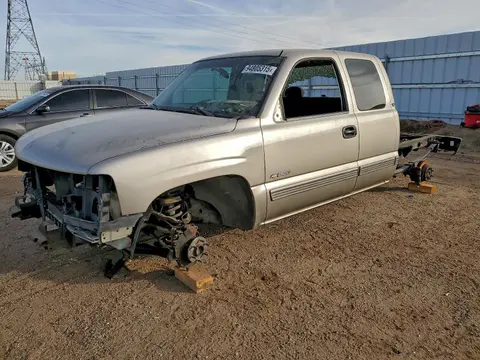 2GCEC19V721407967 — 2002 Chevrolet Silverado, Вандализм (Vandalism), фото до ремонта