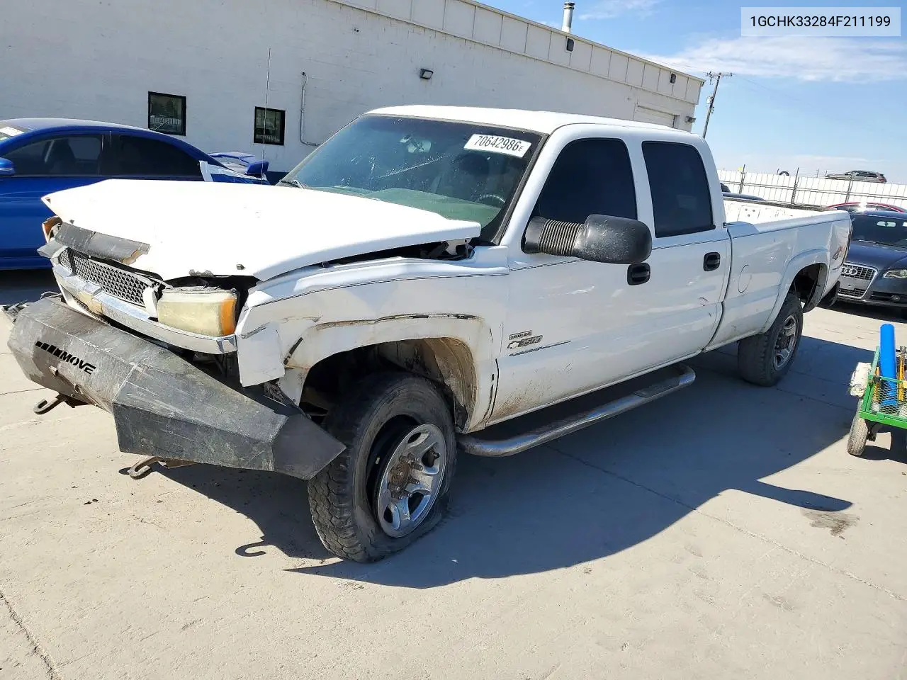 2004 Chevrolet 3500 VIN 1GCHK33284F211199 фото 1