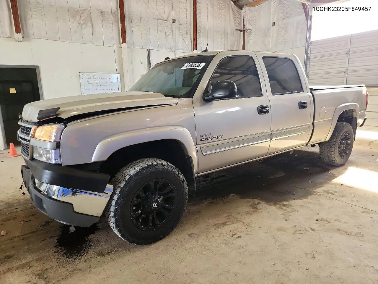2005 Chevrolet Silverado K2500 Heavy Duty VIN 1GCHK23205F849457 фото 1