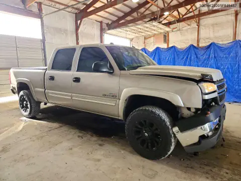 2005 Chevrolet Silverado K2500 Heavy Duty VIN 1GCHK23205F849457 фото 4