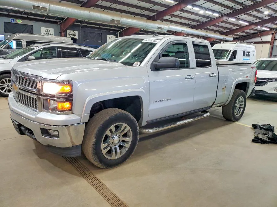 2014 Chevrolet Silverado VIN 1GCVKREC6EZ107175 фото 1