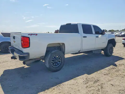 2017 Chevrolet Silverado VIN 1GC1KUEY3HF165635 фото 3