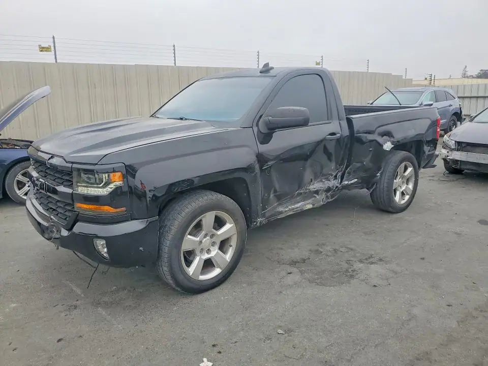 1GCNCNEC8HZ169753 Chevrolet Silverado 2017 — повреждение Боковая часть, фото до ремонта