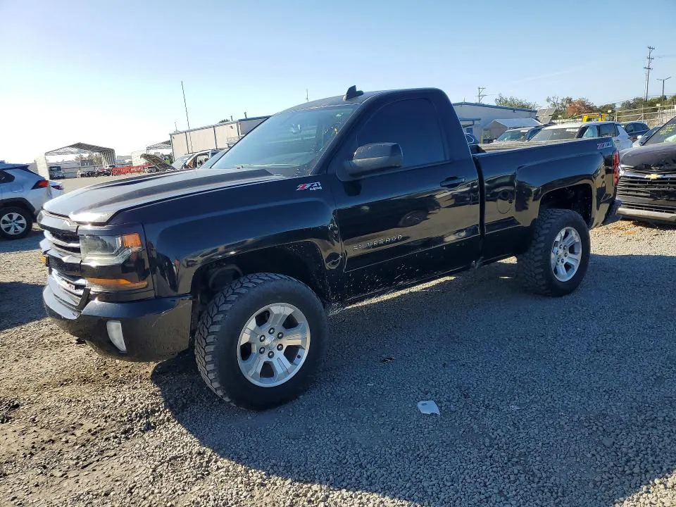 2017 Chevrolet Silverado VIN 1GCNKREC9HZ141888 фото 1