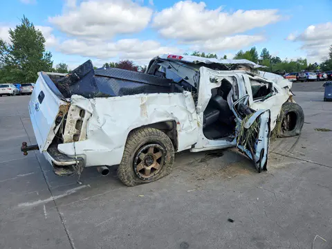 2018 Chevrolet Silverado VIN 3GCUKREC8JG642997 фото 3