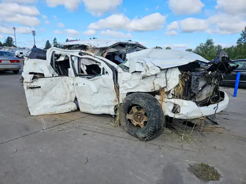 2018 Chevrolet Silverado VIN 3GCUKREC8JG642997 фото 4