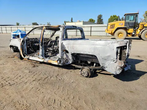 2018 Chevrolet Silverado VIN 3GCUKREC5JG179121 фото 2
