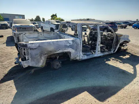 2018 Chevrolet Silverado VIN 3GCUKREC5JG179121 фото 3