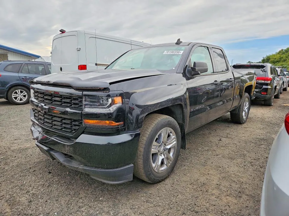 2018 Chevrolet Silverado VIN 1GCVKPEC3JZ369167 фото 1