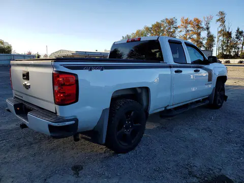 2018 Chevrolet Silverado VIN 1GCVKPECXJZ124088 фото 3