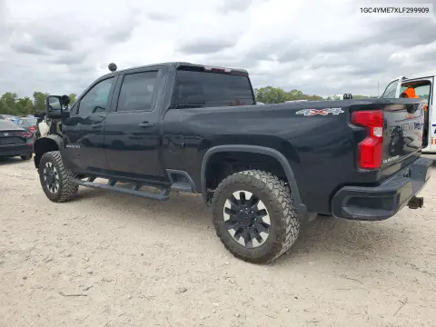 2020 Chevrolet Silverado K2500 Custom VIN 1GC4YME7XLF299909 фото 2