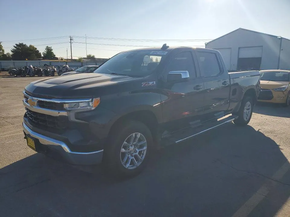 2022 Chevrolet Silverado VIN 1GCUDDEDXNZ640860 фото 1