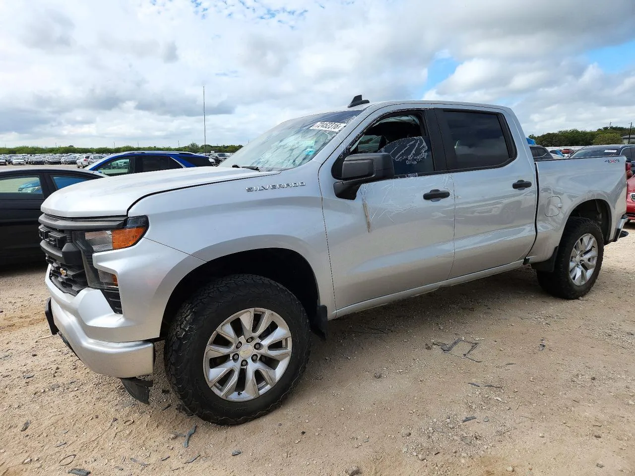 2022 Chevrolet Silverado K1500 Custom VIN 1GCPDBEK0NZ521523 фото 1