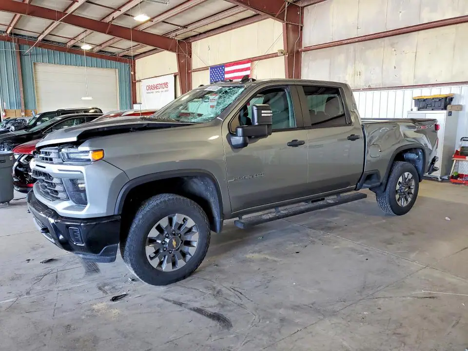 2GC4YME7XR1188048 Chevrolet Silverado 2024 — повреждение Повреждения со всех сторон, фото до ремонта