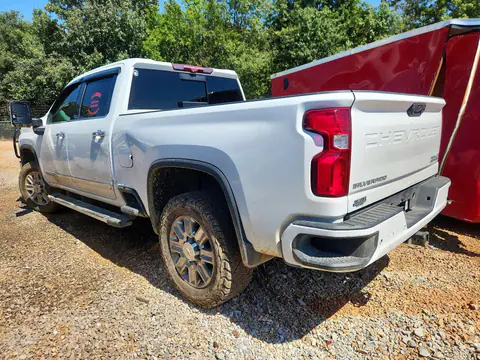 2024 Chevrolet Silverado VIN 2GC4YREY0R1138832 фото 2