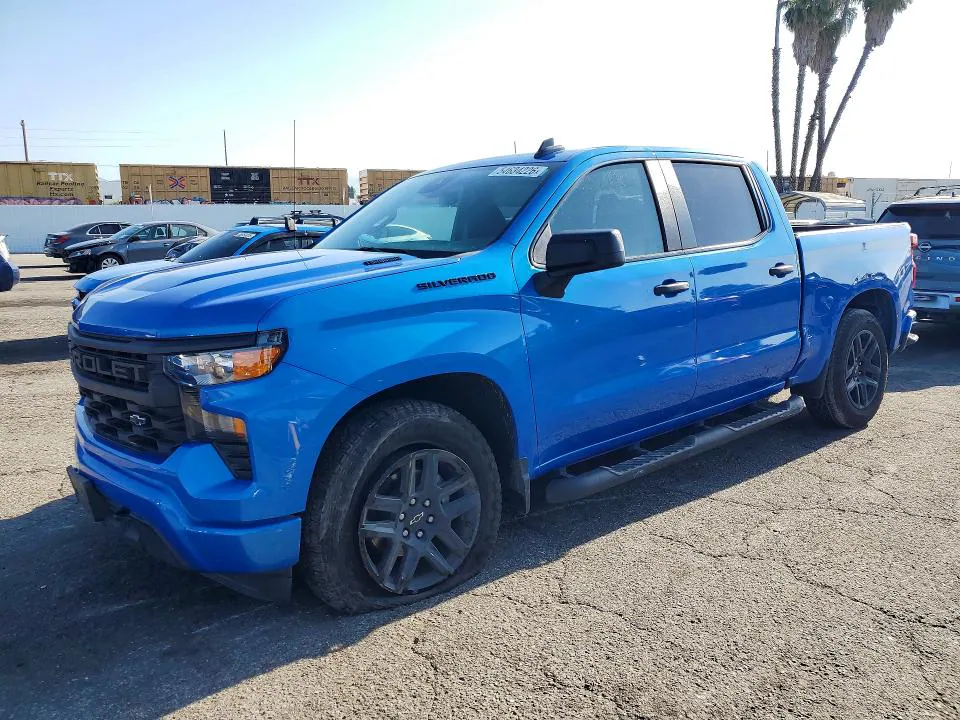 2025 Chevrolet Silverado VIN 1GCPABEK8SZ261926 фото 1